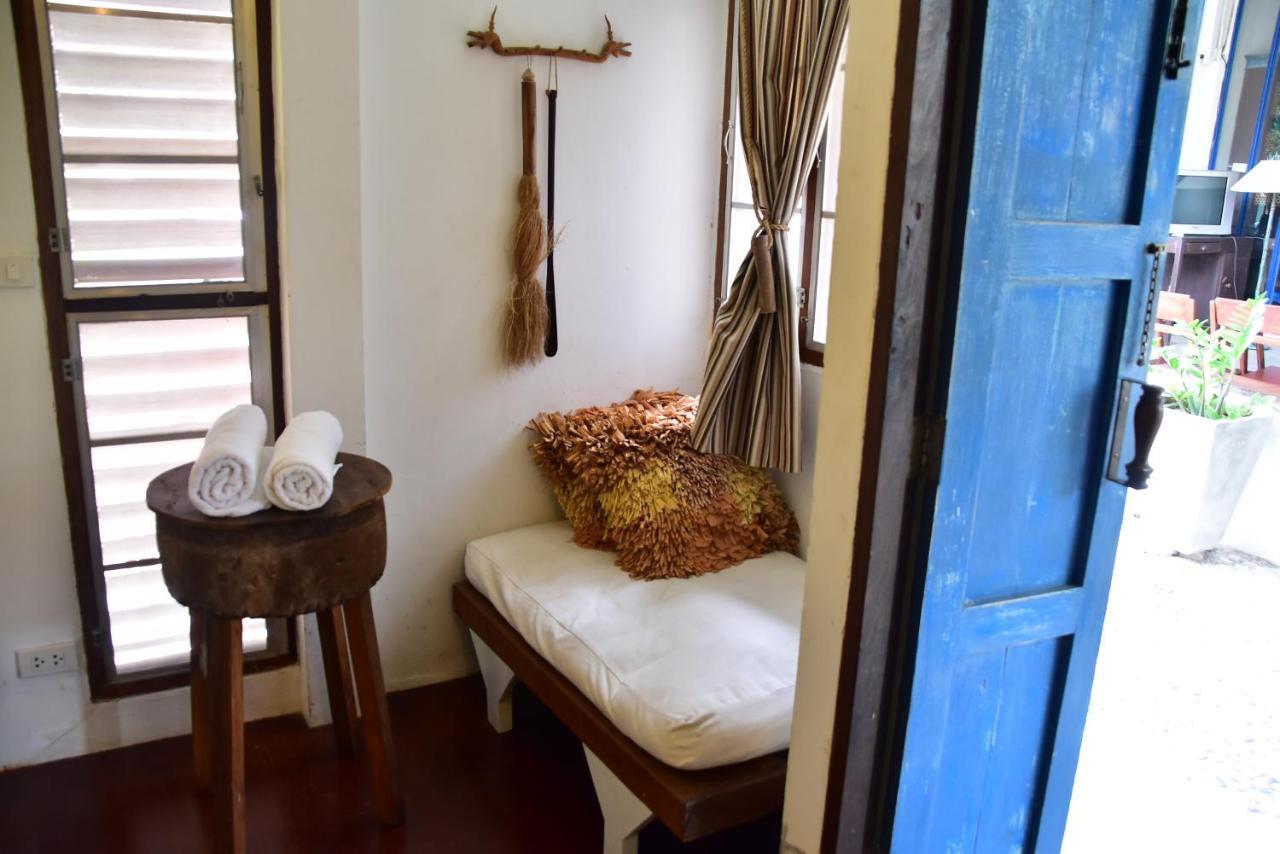 Baan Rare Guesthouse Удон Тани Екстериор снимка