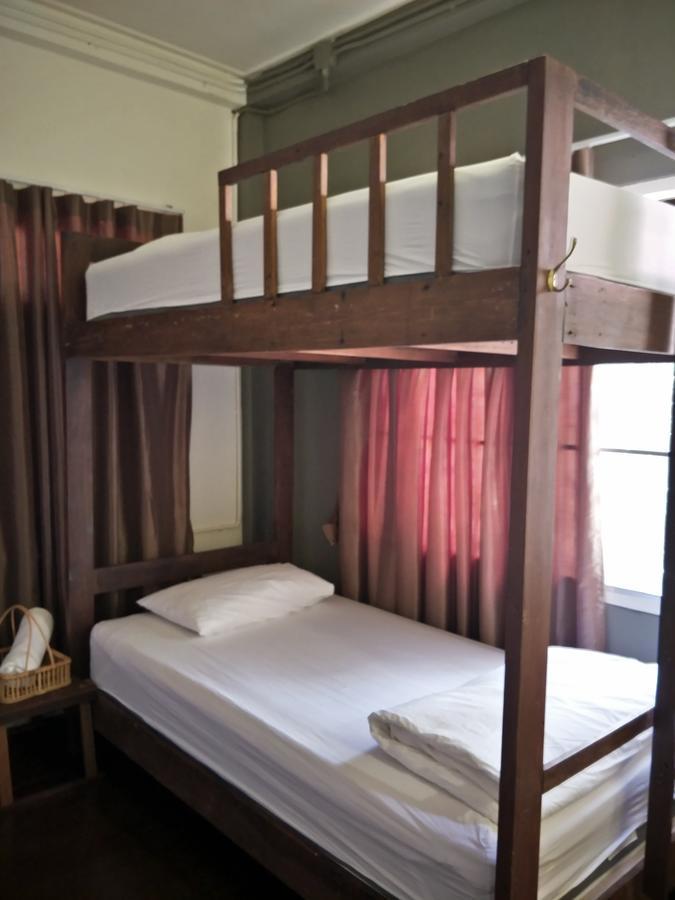 Baan Rare Guesthouse Удон Тани Екстериор снимка