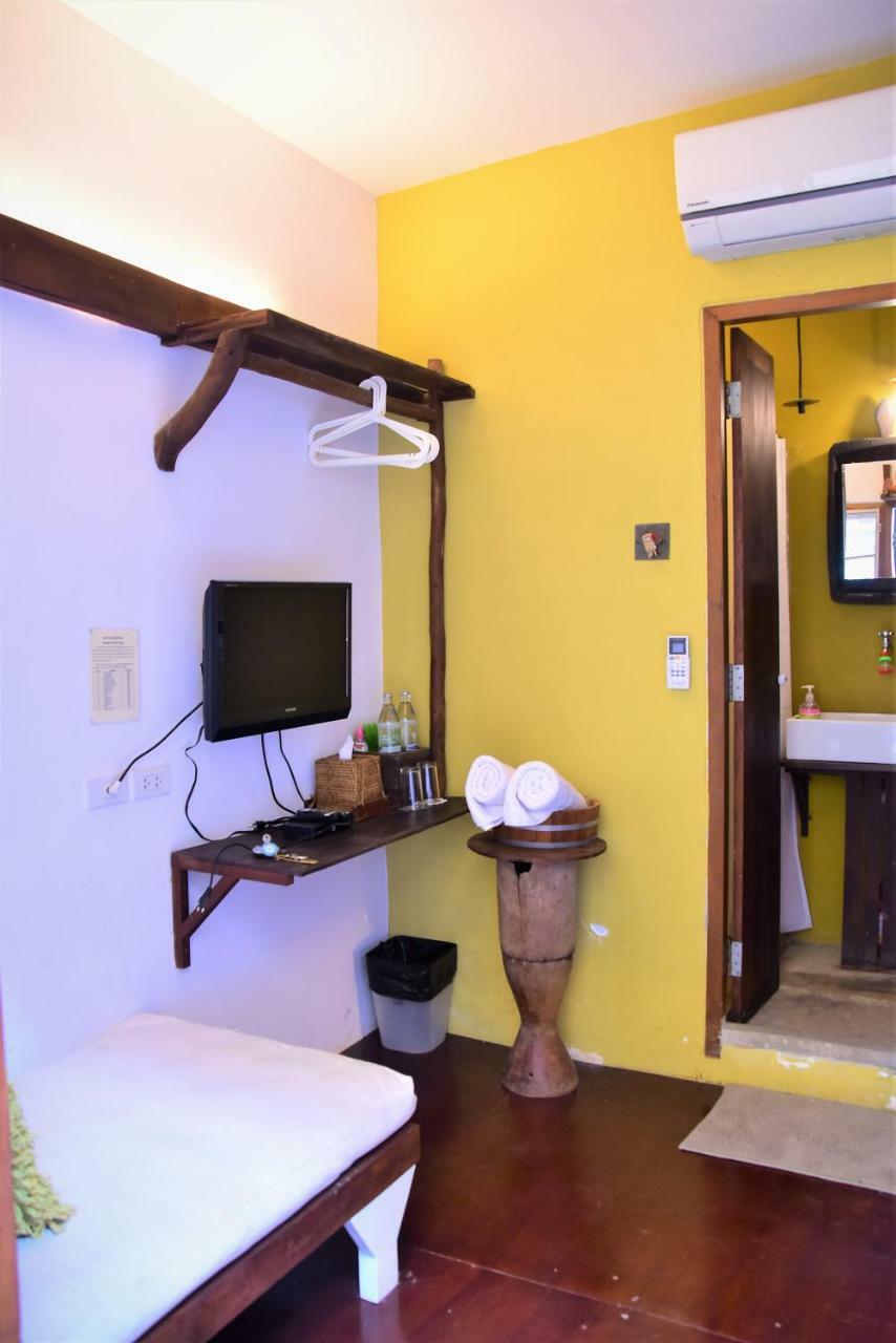 Baan Rare Guesthouse Удон Тани Екстериор снимка