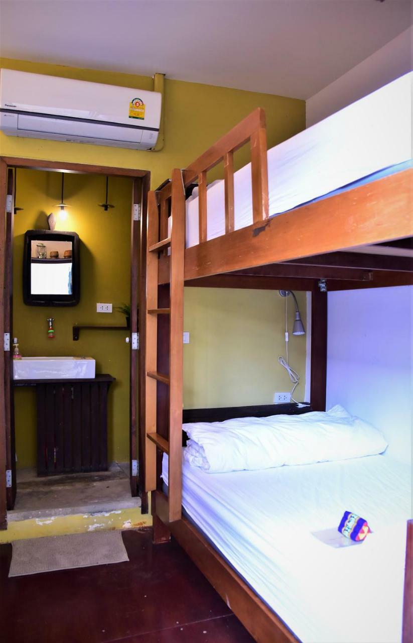 Baan Rare Guesthouse Удон Тани Екстериор снимка