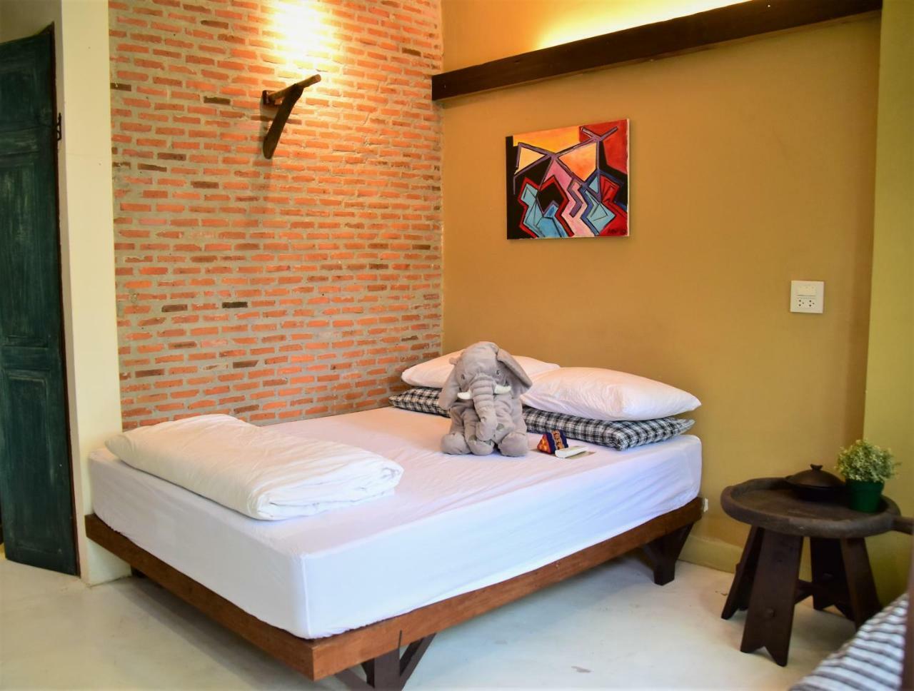 Baan Rare Guesthouse Удон Тани Екстериор снимка