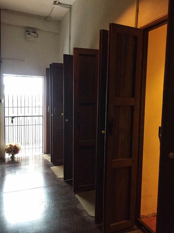Baan Rare Guesthouse Удон Тани Екстериор снимка