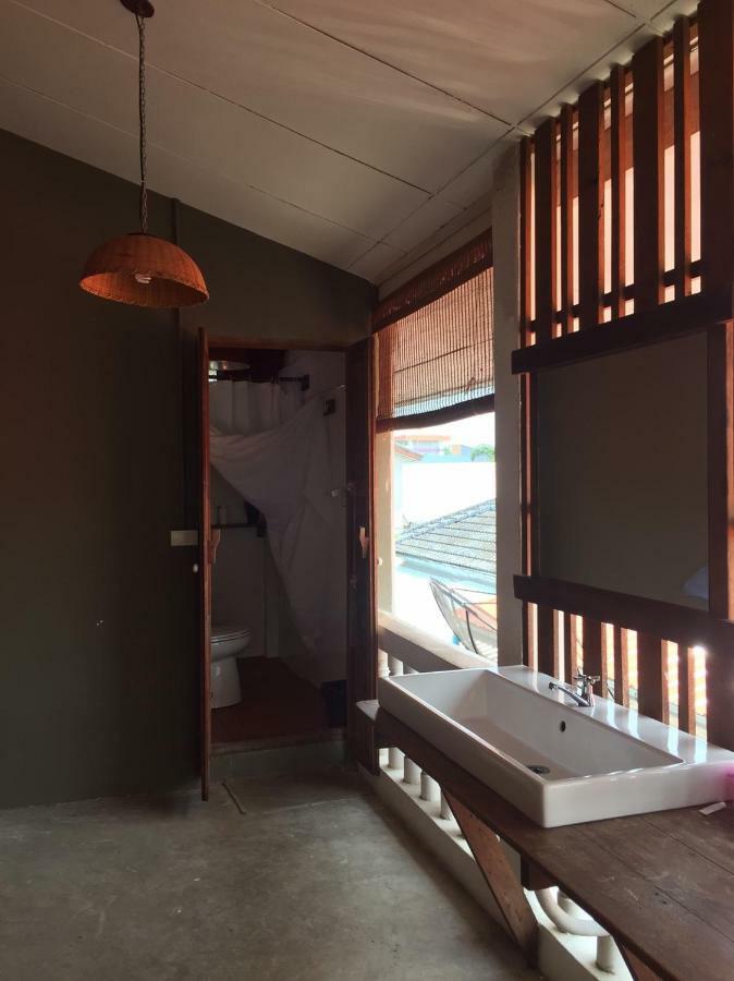 Baan Rare Guesthouse Удон Тани Екстериор снимка
