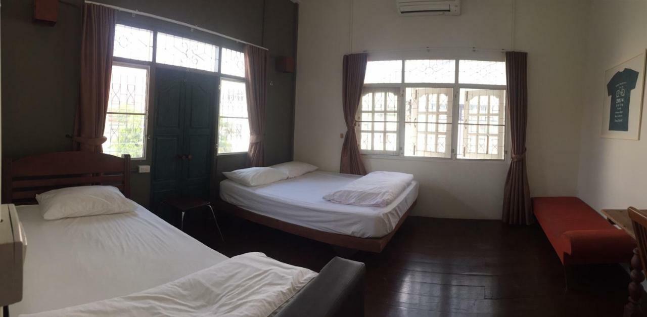Baan Rare Guesthouse Удон Тани Екстериор снимка