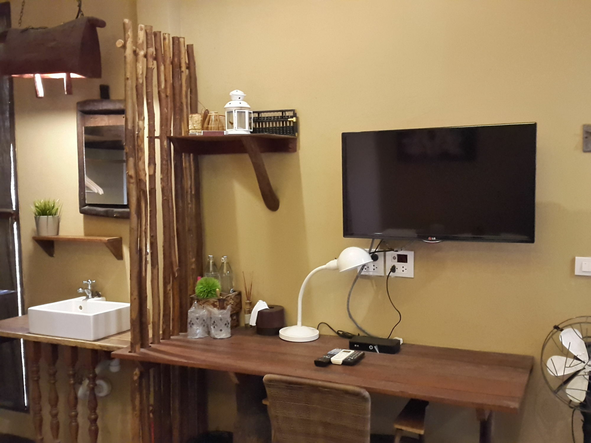 Baan Rare Guesthouse Удон Тани Екстериор снимка